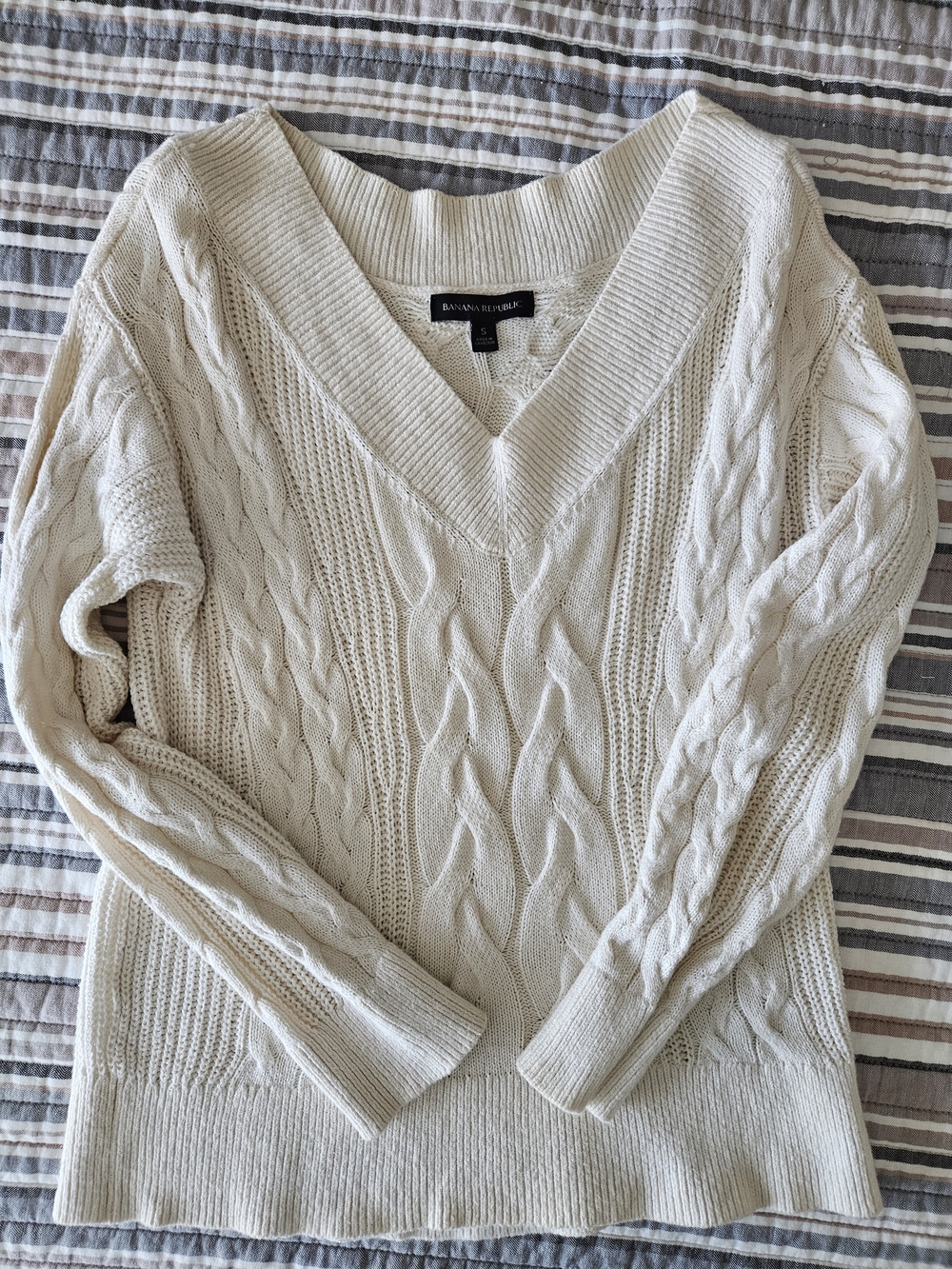 Banana Republic Cream Cable V-Neck Sweater Women's Small